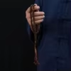 مسبحة أكريليك من 99 خرزة مسطحة 7×9 مم بشرابة خيط – F1-99E1-2 — Coffee — بني داكن مع شرابة بنية